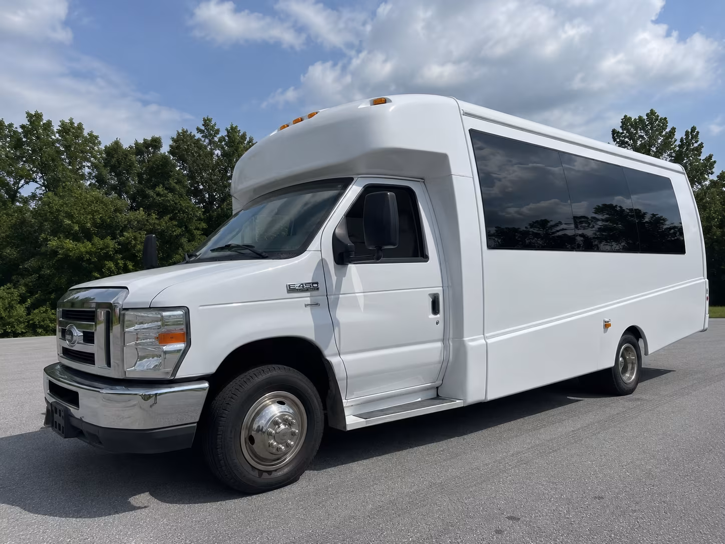 raleigh prom transportation for after prom events and school coordinated groups